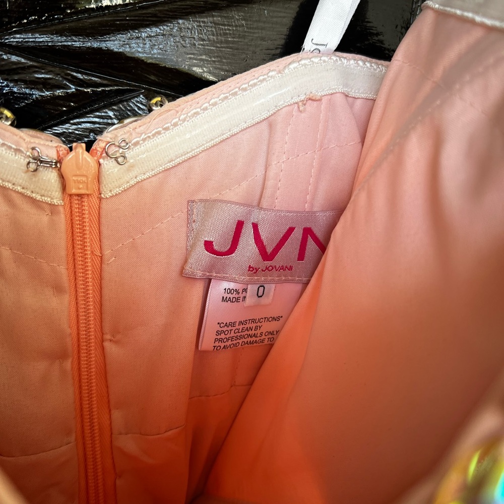 Jvn peach gown - Picture 4 of 6